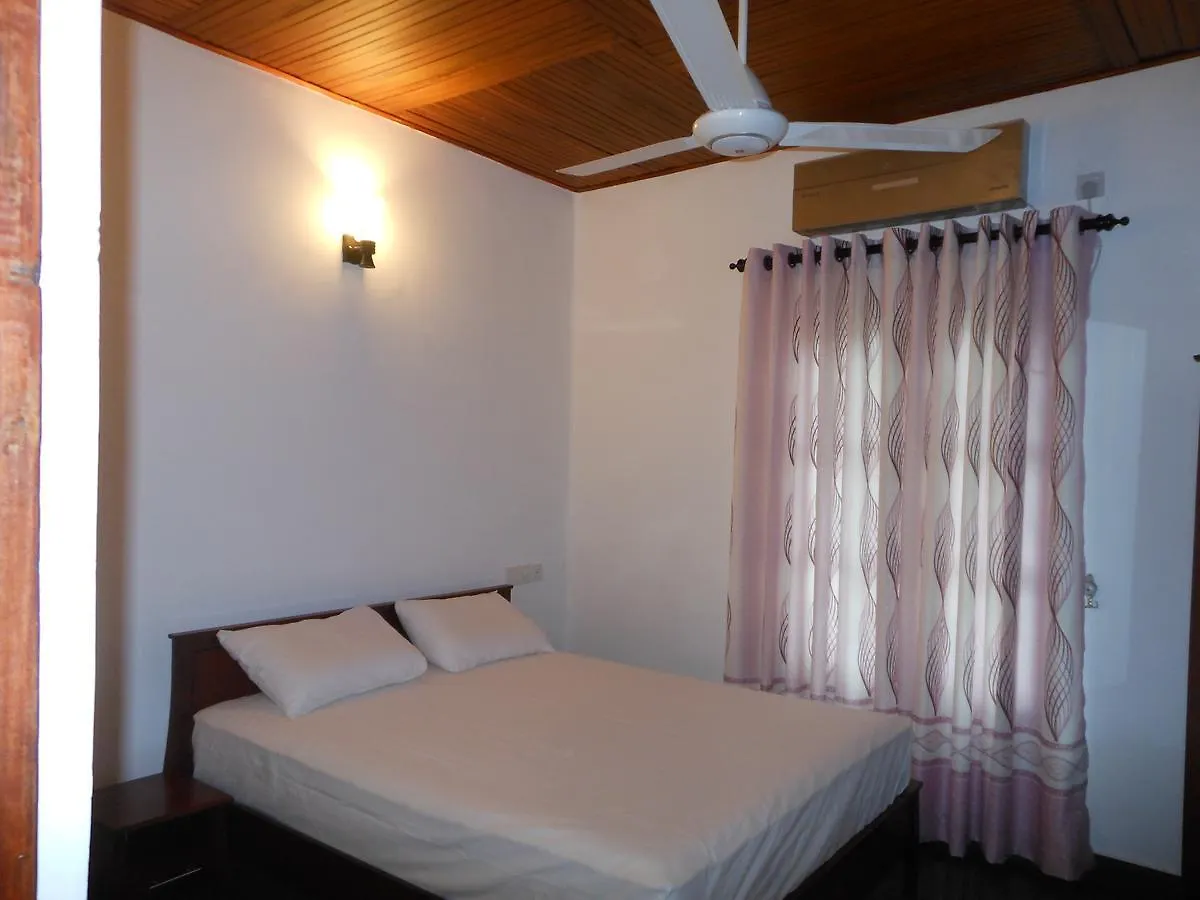 Lavender Hills Home Stay Κάντι 3*,