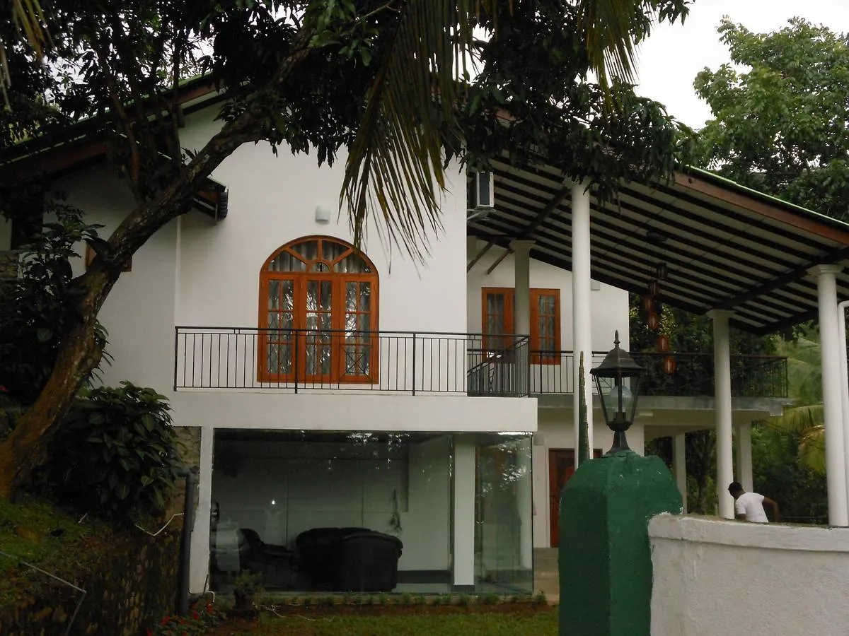Lavender Hills Home Stay Κάντι 3*,